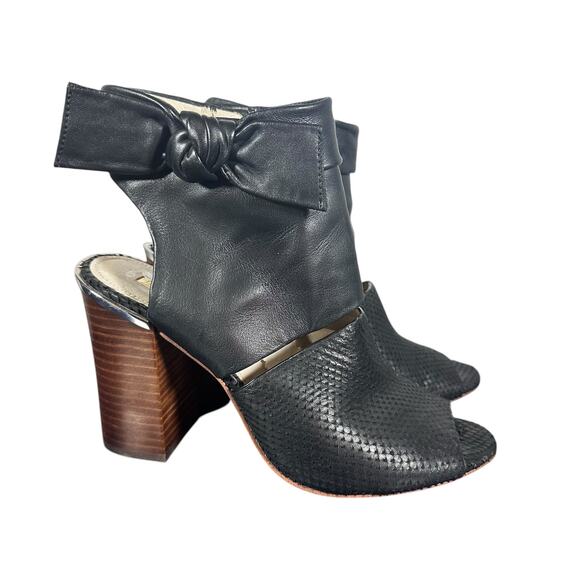 Louise et Cie Lo-Katlin Black Leather Heeled Sandals 8.5M Open Toe Bow Cutout - Picture 1 of 12